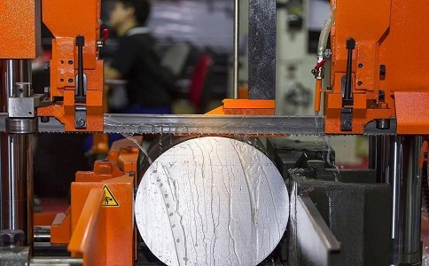 剑河立式金属带锯床切削出现跑带故障解决方法！